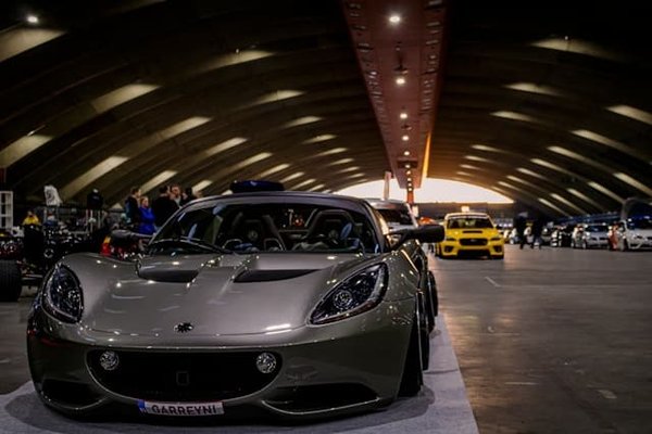 Comment optimiser l'aérodynamisme d'une voiture de sport?